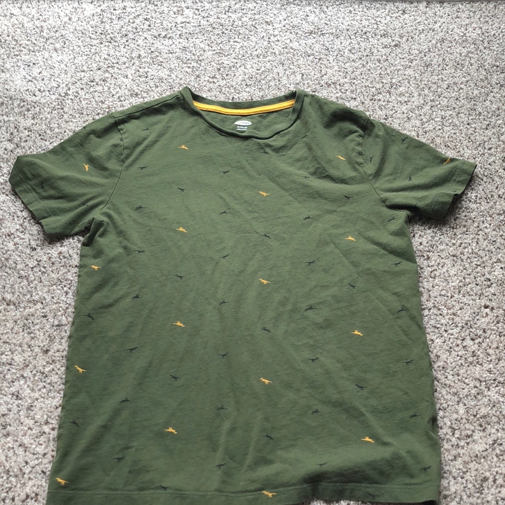 Old Navy boy’s dinosaur green shirt